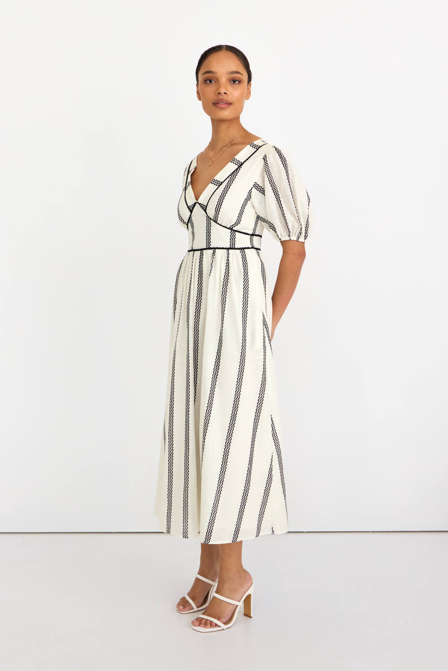 Slide Show Wave Stripe Maxi - White(Exclusive Print)
