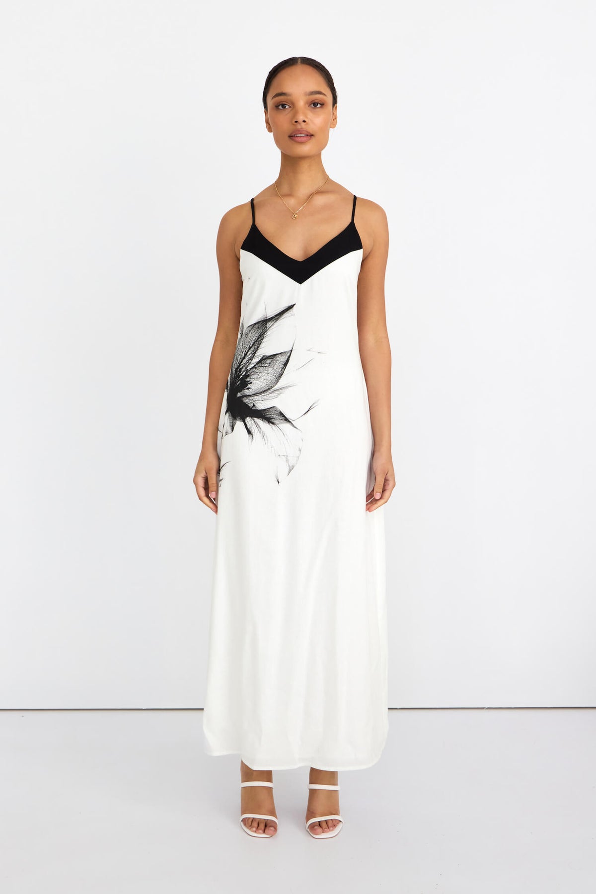 Ponelope Maxi Dress - White(Exclusive Print)